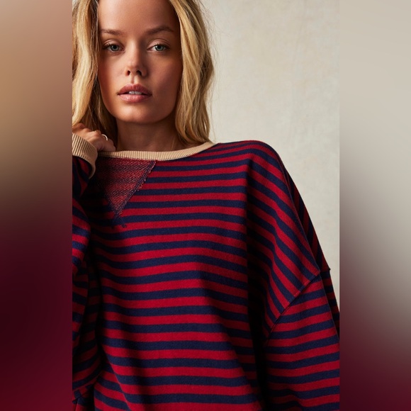 Free People Classic Striped Oversized Crewneck Pullover Sweater Red and Navy NWT - Picture 3 of 7